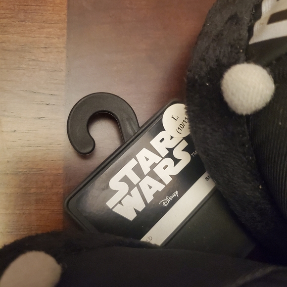 Men's Star Wars Darth Vader Plush Slippers - Picture 9 of 9